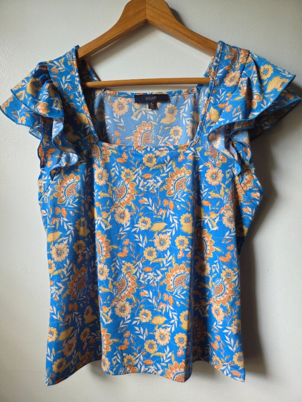 EUC LIKE NEW ECLAIR FLORAL DARLING SQUARE NECK FLUTTER SLEEVES TANK TOP SIZE SM